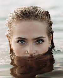 Aleah Morris's Instagram, Twitter & Facebook