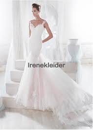 Doch auch hier gibt es die ver­schie­de­nen stile, die al­ler­dings alle an die be­reits ge­nann­ten stile an­ge­lehnt sind. Hochzeitssalon Namen Der Hochzeit Brautkleider Uk Prinzessin Hochzeit Weg Kleid