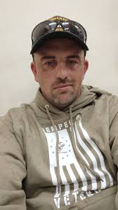 Hi im chris im 38 from Cambridgeshire Single have 2 boys Looking to meet  new people and start my life again and possibly meet Mrs right