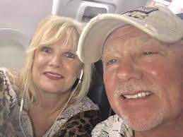 Lori Dine's Instagram, Twitter & Facebook