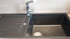 Evier resine encastrer 1 bac 1 egouttoir aloa noir paillete is available for purchase in increments of 1. Astuces Pour Entretenir Evier En Resine