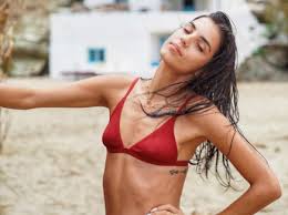 Η άννα μαρία βέλλη έγινε γνωστή ως youtuber, ποστάροντας στο κανάλι της σκετσάκια και χιουμοριστικά βίντεο από τον ιανουάριο του 2015 ως σήμερα. Anna Maria Bellh H8opoios Poia Einai H Diashmh Youtuber Toy Survivor Alphafreepress Gr