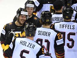 Lieferung bequem zu ihnen nach hause! Eishockey Wm 2019 Kader Der Deutschen Eishockey Nationalmannschaft Mehr Eishockey