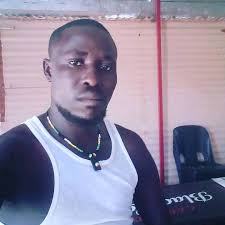 At Avroy Shlain, lip gloss isn't just makeup