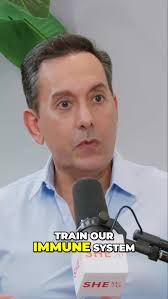 Mobile Dental Care? Yes! 🙌 🦷🚐 Last week we attended RDH Under One Roof  and got to meet Bristle Partner @hopeforhealthco! Janet Madrid is an  Independent Dental Hygienist who owns a mobile