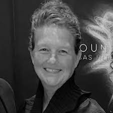 Shirley Carson's Instagram, Twitter & Facebook