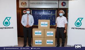 Turut bersama pengarah jabatan kesihatan negeri johor dan pihak pengurusan petronas selatan yang telah memberi sumbangan peralatan dan bekalan ppe kepada mkajb. Hasni Mohammad On Twitter Penyerahan Kit Pcr Sumbangan Khas Covid 19 Di Makmal Kesihatan Awam Johor Bahru Oleh Pengurus Besar Petronas Selatan En Sazli Bin Zakaria Dan Sesi Taklimat Oleh Pengarah Makmal