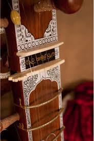Tanhai ke tile par ja kar baithunga. Banjira Standard Sitar Strsn L