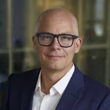 15 years ago, I met Sinan Eren while he was copying his passport at the CIC  in Cambridge, MA. After his Visa was not extended, I told this young  Turkish guy to