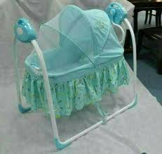 Kini anda tak perlu bingung lagi untuk mencari berbagai macam perlengkapan tidur bayi karena anda bisa membeli online perlengkapan bayi di bukalapak dan dapatkan harga murah dan bayar dengan sistem pembayaran yang mudah dan aman. Cradle Swing Babyelle Ayunan Bayi Ranjang Ayun Tempat Tidur Bayi Lazada Indonesia