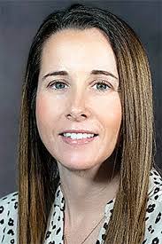 Holly Comer's Instagram, Twitter & Facebook