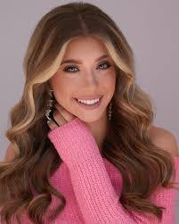 Darla Hawkins's Instagram, Twitter & Facebook