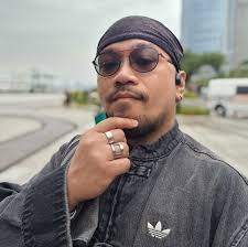 What are the issues with the spear in HELLDIVERS 2 and how can it be used  effectively?