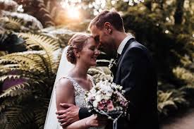 Die hochzeit fand im stapelskotten in münster statt, der idealen location für trauung und die anschliessende feier. Amato Hochzeitsfotograf Warendorf Fotograf Fur Deine Hochzeit