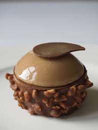 Rocher Chocolat Au Lait Banane Caramel Gateaux Et Desserts Petit Gateau Desserts A L Assiette