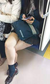 画像】スマホで撮った電車内盗撮JK画像 | JKちゃんねる|女子高生画像サイト