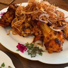 Aduk rata sampai aroma sedap atau harum tercium. Resepi Ayam Goreng Bawang Dari Sheila Rusly Simple Tapi Gerenti Sedap Rasaflix