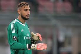 Arijanet muric (arijanet murić, born 7 november 1998) is a kosovan footballer who plays as a goalkeeper for spanish club girona fc, on loan from manchester city. 10 Goleiros Promissores Do Fifa 20 So Futebol Amino
