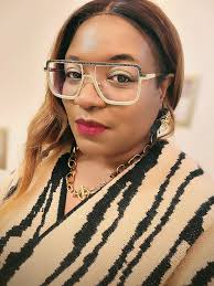 Vooglam gold Padraic frame Sundays best