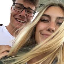 audrey-ann nadeau (@nanenadeau)