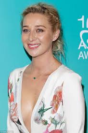 Actor asher keddie has opened up about the enormous. Offspring Star Asher Keddie Hints At Comeback For Channel Ten Drama Express Digest
