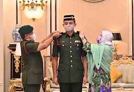 Yang mulia tengku amir nasser ibrahim bin tengku arif bendahara ibrahim, adopted in 1987. Tentera Darat Malaysia Majlis Pemakaian Pangkat Kepada Kdymm Pemangku Raja Pahang Dan Majlis Angkat Sumpah Pegawai Kadet Tengku Arif