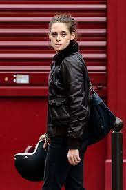 Kristen Stewart On The Set Of Personal Shopper In Paris October 2015 Kristen Stewart Kirsten Stewart Kristin Stewart