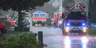 Damm der steinbachtalsperre droht wegen hochwasser zu brechen. Vhuaesffw4vbxm