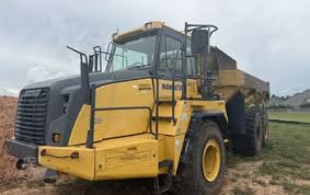 Komatsu HM300-3 Off-Highway Truck