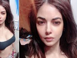Watch how priyanka saves mannara from media's questions. Priyanka Chopra Sister Meera Chopra Posting A Hot Bold Photo On Instagram