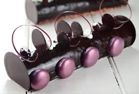 Black Cherry Buche De Noel Recipe Yule Log Recipe Beautiful Dishes Cherry Compote