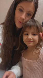 My daughter's hair is very fine and stringy (idk what else to call it) she  has a ton of breakage in the back from it knotting so bad and it grows so