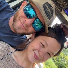 Who can recommend a wedding photographer in Excelsior Springs for under  $500?