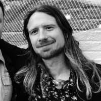 Simon Hess's Instagram, Twitter & Facebook