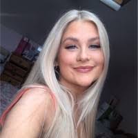 Becky Halpin's Instagram, Twitter & Facebook