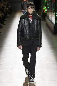 Dior Men Fall 2018 Menswear Fashion Show Mens Winter Fashion Short Men Fashion Mens Fashion Fall