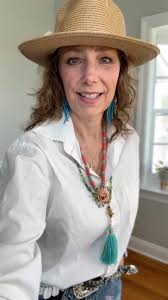 Easy breeezin’ boho jeans… up cycled, Levi’s denizen brand, Art, jeans,  altered, boyfriend, distressed, floral, butterflies, lace, appliqué, size  37 x 32. Link is in the bio or you can find me