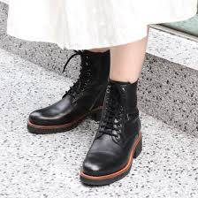 ブーツ 小さめ 馴染む