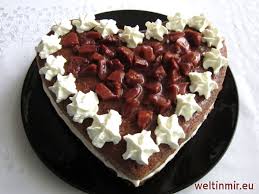 Einfache Recht Schnelle Torte In Herzform Mit Frischem Quark Geschmack Sie Kann Innerhalb Von Zwei Stunden Serviert Werden Kuchen Herzform Kuchen Rezepte Und Torten Rezepte