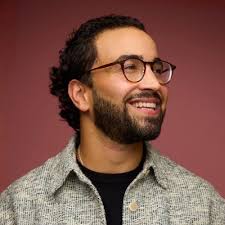 Finally finished Steve Jobs bio. A remarkable book. Isaacson is a  phenomenal writer. Felt like I was playing a documentary in my head. He  captures the raw emotion of Steve so well.