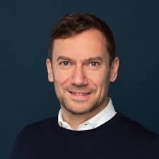 Since this week, the paper "The 6 Stances of a Scrum Master" is now also  available in Hindi 🇮🇳. Bhoomika Diwan was so kind 🙏🏻 to translate it  into the most spoken