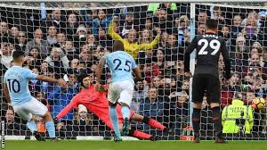 Manchester city 6, arsenal 3 fernandinho was the hero for manchester city, as his two goals helped to close the gap on premier league leaders arsenal to . Manchester City 3 1 Arsenal Bbc Sport