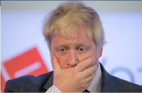 Zemërim në Bosnjë pasi kryeministri britanik nderon një “mohuese të krimeve  të luftës”