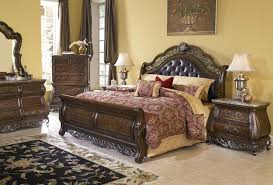 View recent additions to our online furniture gallery. Curios Accents Bedroom And Dining Furniture Pulaski Furniture Home Meridian Internati Bedroom Sets Furniture Queen Bedroom Sets Queen Sleigh Bedroom Set