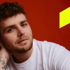 Alex Warren lands his first Number 1 with 'Ordinary'