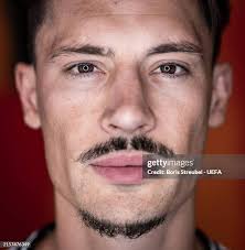 2,479 Robin Koch Photos & High Res Pictures