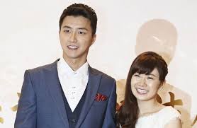 日本桌球天后福原愛21在記者會中證實，她與台灣桌球 選手江宏傑9月1日在東京結婚。 倆人並秀出婚戒，江宏 傑得意地說，婚戒是他設計的，全世界唯一的一只，有 愛. ç¦åŽŸæ„›å°çŽ‹æ›å…‰æ±Ÿå®å‚'æ›¾å½¢å®¹å¥¹ çœŸå¯¦çš„å‡æŽ°