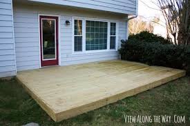 Genau Das Was Ich Wollte Holzdeck Uber Der Betonplatte Tun Neu Betonplatte Genau Holzdeck Wollte Diy Concrete Patio Small Patio Decor Diy Deck