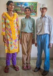 Most children, both boys, and girls, in the 50th percentile will be around four feet tall or 50 inches at 8 years old. Karan Singh The World S Tallest 8 Year Old At 6 6 Ft Whatmumsaretalkingabout Momspresso