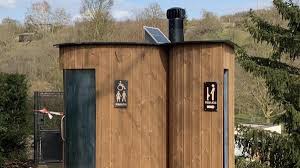 Zum transport kann die toilette flach zusammengelegt werden, aufgebaut bietet sie hingegen mit 37 cm eine normale sitzhöhe. Nowato In Der Presse Bis 2021 Nowato Toiletten Im Naturlichen Kreislauf